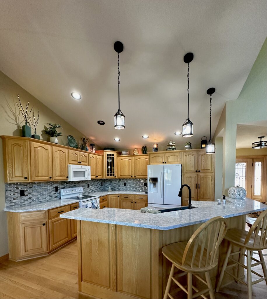 Cambria Montgomery Countertops and Glazzio Tile Backsplash by Quest ...